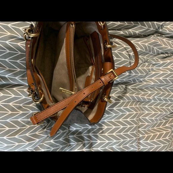 MK Purse - Picture 4 of 7